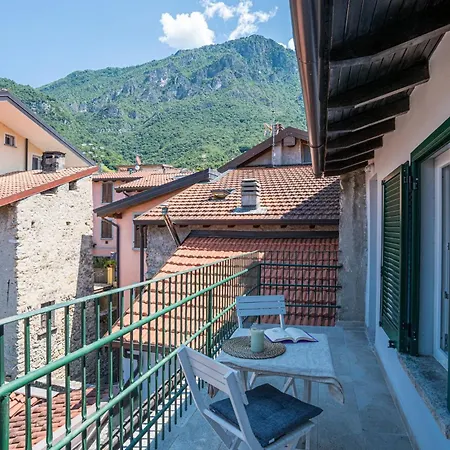 Apartament Guesthost - Charming 3-story Lakefront