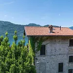 Guesthost - Charming 3-story Lakefront شقة ليرنا