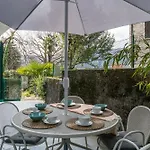 شقة Guesthost - Charming 3-story Lakefront