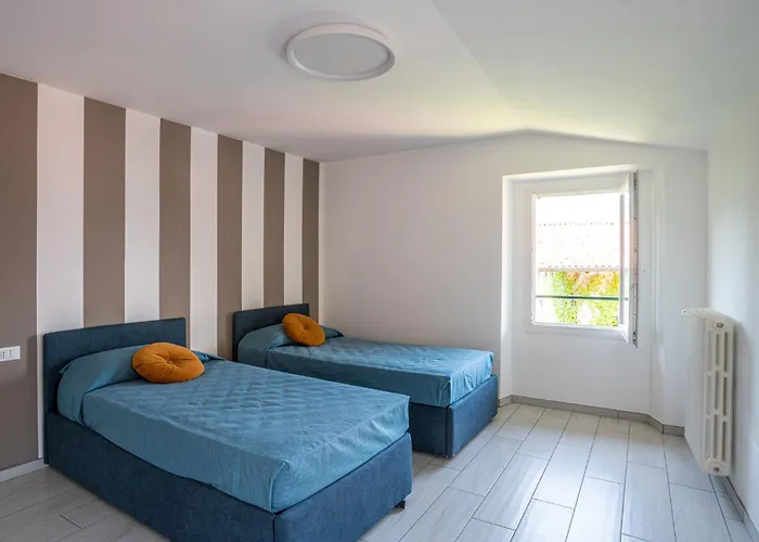 アパート Guesthost - Charming 3-story Lakefront リエルナ