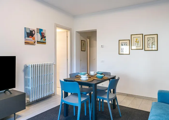 Guesthost - Charming 3-story Lakefront 公寓