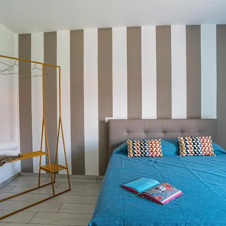 Apartamento Guesthost - Charming 3-story Lakefront Lierna